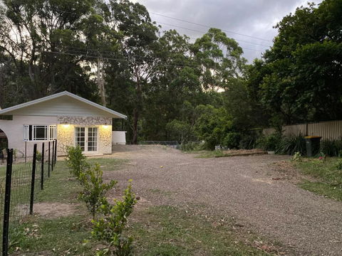 Rural Granny Flat - Pet Friendly - Pubs and Clubs 2