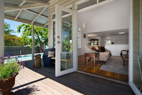 Sades - Pubs and Clubs 2