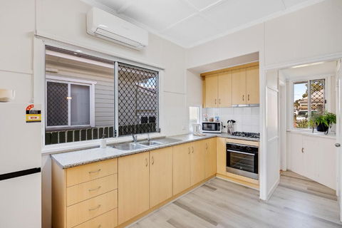 Sage Cottage! CBD Perfection! - Pubs and Clubs 1