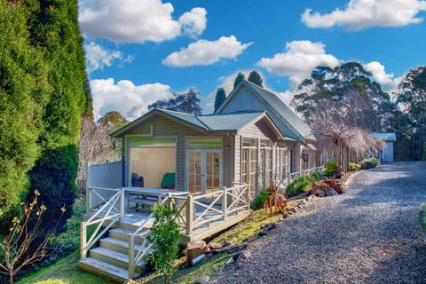 Sage Manor Bowral - Pubs and Clubs 0