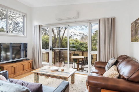 Sahaja Cottage Wentworth Falls - Pubs and Clubs 3
