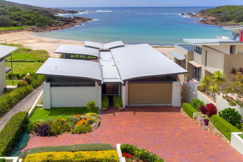 Sails On The Beachfront - Exclusive Seaside Home - Go Out 0