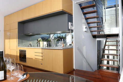 Saint George - The Townhouse - Go Out 3