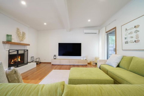 Salt Air Beach Retreat - 280m Walk To Foreshore, Check Out 5pm Sunday! - Go Out 3