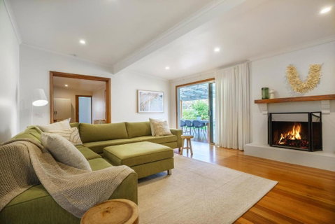 Salt Air Beach Retreat - 280m Walk To Foreshore, Check Out 5pm Sunday! - Go Out 0