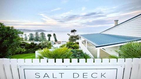 Salt Deck - The Upper Deck Accom Holiday - Pubs and Clubs 1