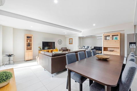Salt Two Apartment Sorrento - Pubs and Clubs 3