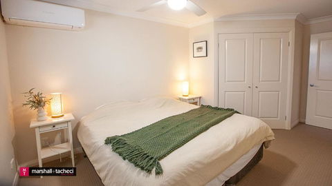 Salt Water Villa Bermagui Four Bedroom Central Location With Wifi - Pubs and Clubs 2