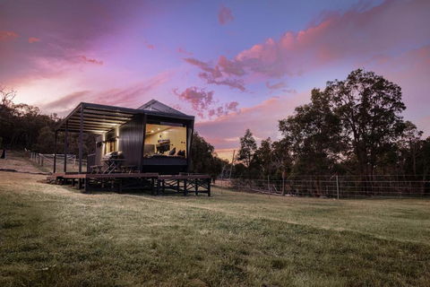 Sam The Tiny Cabin In Serpentine - Pubs and Clubs 0