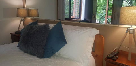 Samurai Beach Bungalows - Port Stephens YHA - Pubs and Clubs 2