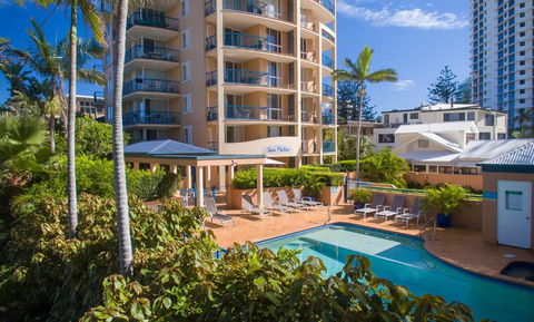 San Mateo On Broadbeach - Pubs and Clubs 0