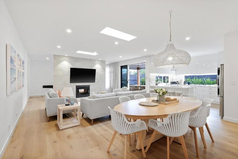 Sanctuary Of Hope By Ready Set Stay - Cowes - Go Out 2