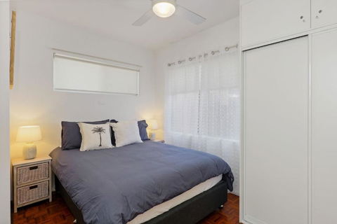 Sand And Sea 4 - Pubs and Clubs 3