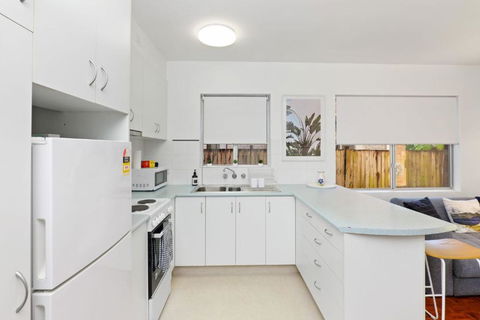 Sand And Sea 4 - Pubs and Clubs 2