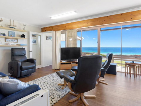 Sand Castles 34 Gold Coast Drive - Pubs and Clubs 0