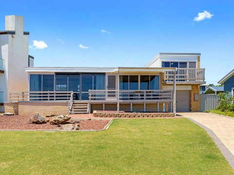 Sand Castles 34 Gold Coast Drive - Pubs and Clubs 3