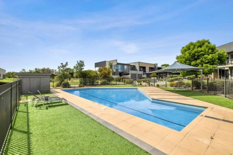 Sands Coastal Villa Close To Pool, Beach And Golf - Pubs and Clubs 2