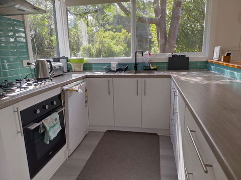 Sanders Beach House - Pubs and Clubs 2