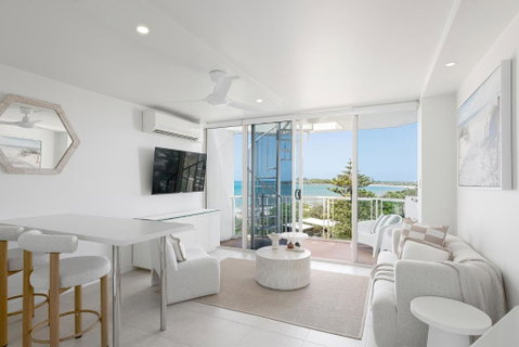Sandbox Mooloolaba Beach - Go Out 1