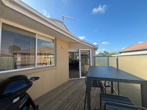Sandpiper 10 - Close To Town And Beach - Pubs and Clubs 3