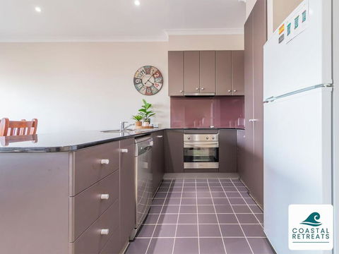 Sandpiper Inverloch - Linen Included - Pubs and Clubs 1