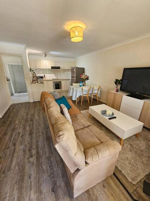 Sandringham Tranquil Retreat - Go Out 0