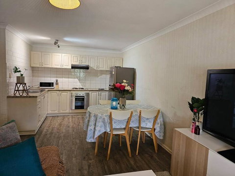 Sandringham Tranquil Retreat - Go Out 1