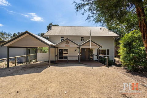 Sandy Bay Getaway W Spa 4 Bdr - Pubs and Clubs 3