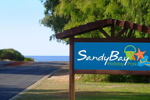 Sandy Bay Holiday Park - Pubs and Clubs 0
