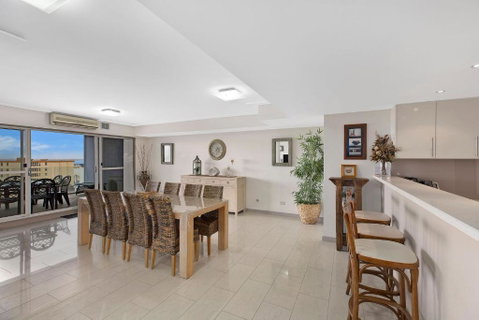 Sandy Cove Apartment The Entrance 48a - Go Out 2