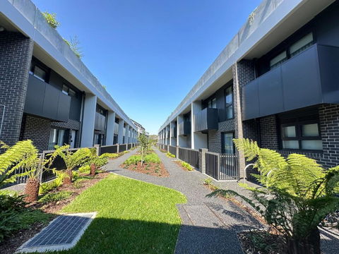 Shine Keysborough High-end Family Home, Netflix, Top Location - Pubs and Clubs 1