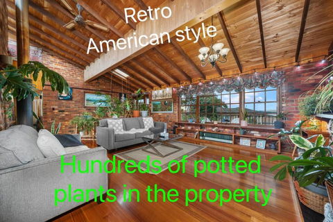 Seaview Garden - Pubs and Clubs 0