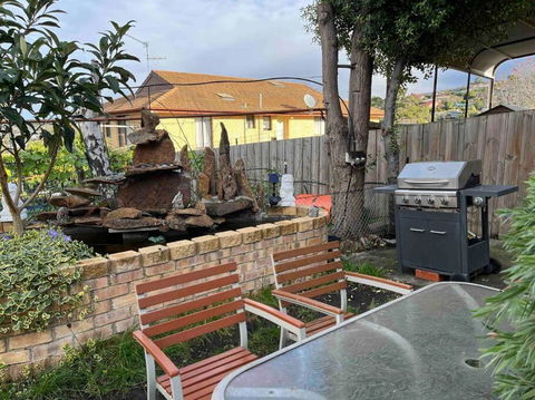 Seaview Garden - Pubs and Clubs 1