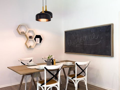 Shailer Park Serenity - Pubs and Clubs 2