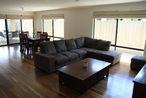 Southern River Family Accommodation. Free WiFi - Go Out 0