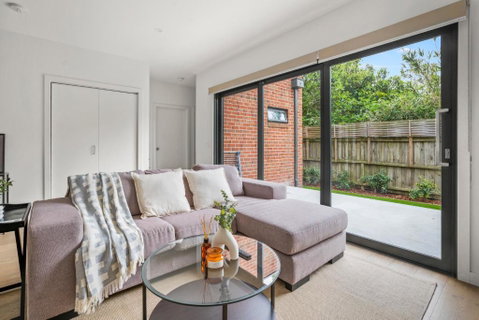 StayAU Modern 4-bedroom TH Bayswater - Pubs and Clubs 0