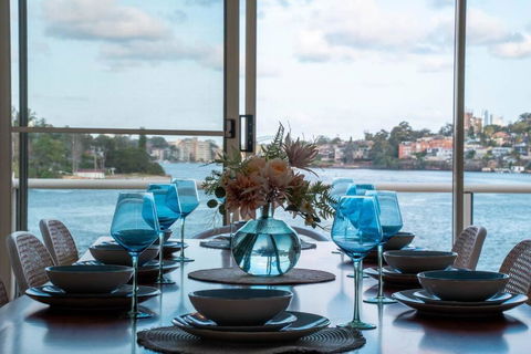 Stunning Waterfront Place With Swimpool, Harbour View And Free P - Pubs and Clubs 3