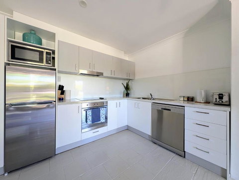 Surf Stay - Pubs and Clubs 1