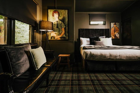 The Amalfi Minimalist Room II - Pubs and Clubs 0