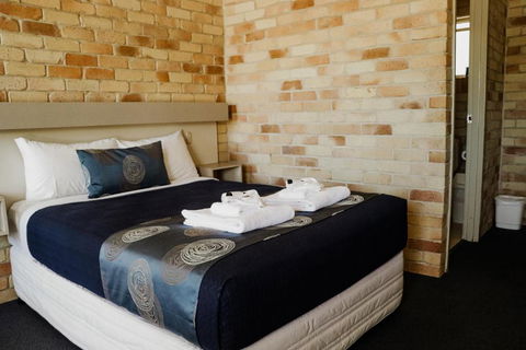 The Australian Hotel St George - Pubs and Clubs 1