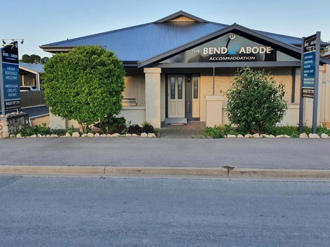 The Bend Abode - Pubs and Clubs 0
