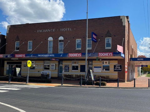 The Exchange Hotel Blayney - Pubs and Clubs 0