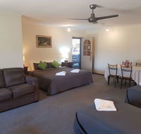Beachport Motor Inn - Pubs and Clubs