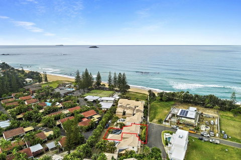 Beachside At Sapphire - Pubs and Clubs 0
