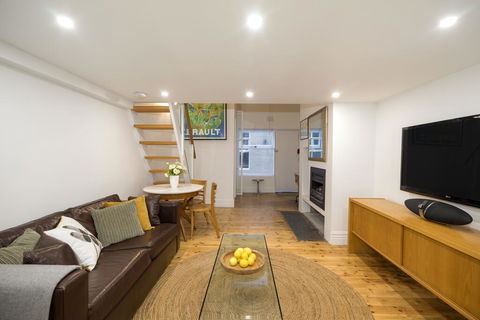Beachside Luxury Loft Apartment - Go Out 1