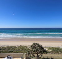 Beachside Tower Apartments - Pubs and Clubs
