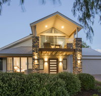 Beachstone - Stylish Spacious Home Opposite Beach and Close to Town - Go Out