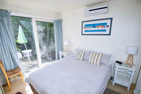 Beachwalk Cottage - Pubs and Clubs 2