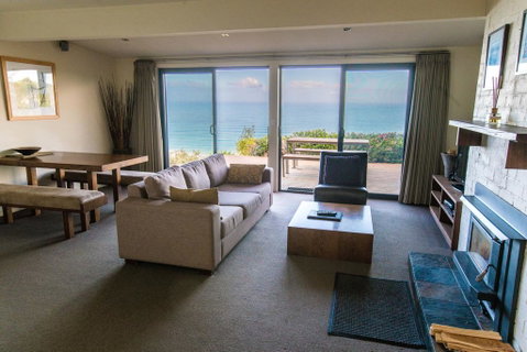 Beacon Point Ocean View Villas - Pubs and Clubs 0