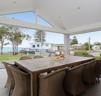 Beauty and the Beach' 88 Foreshore Drive - large home with WIFI  water views - Pubs and Clubs